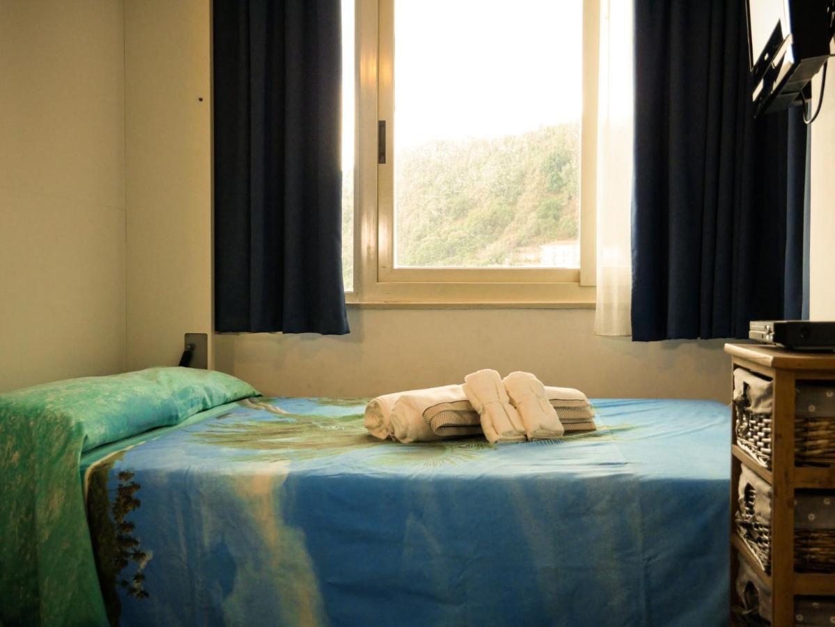Mare Roccia Beachfront Apartment Taormina Bagian luar foto