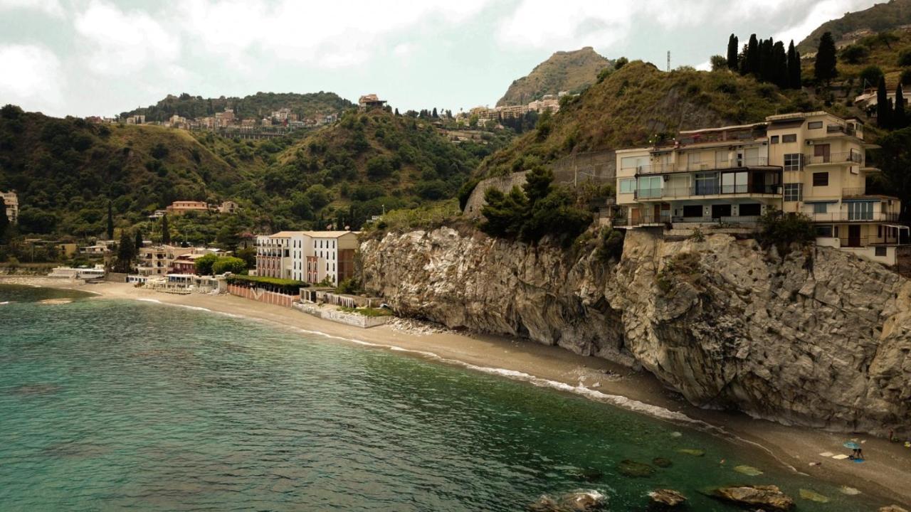 Mare Roccia Beachfront Apartment Taormina Bagian luar foto